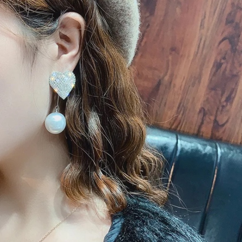 Beautiful Rhinestone Asymmetrical Earrings - Picture 3 of 5
